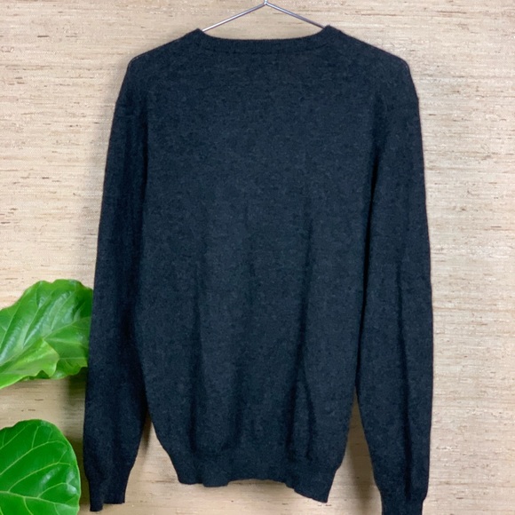 Club Room 2- Ply V-Neck Charcoal Cashmere Sweater - Picture 2 of 4